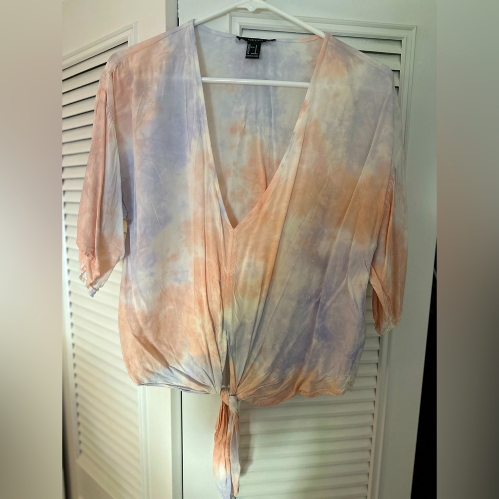 Women’s Tie Dye Crop V-Neck Top Blouse-SIZE SMALL-**LIKE NEW**